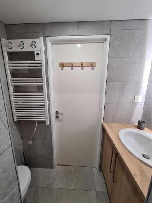 Appartement Au Calme Dans Residence Avec Piscine Boersch Kültér fotó